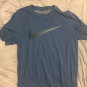 Men’s Nike shirt